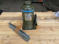 1 x 20 tonne Hydraulic jack / handles from MOD