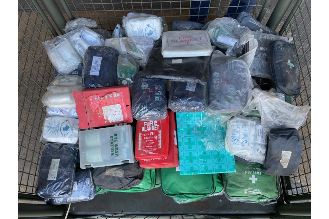 100x Vehicle First Aid Kits etc, from MOD - Image 1 of 6