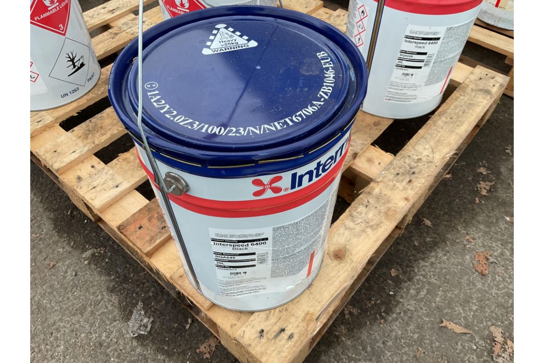 1x 20L Drum of Interspeed 6400 Black, from MOD Reserve Stock - Image 1 of 2