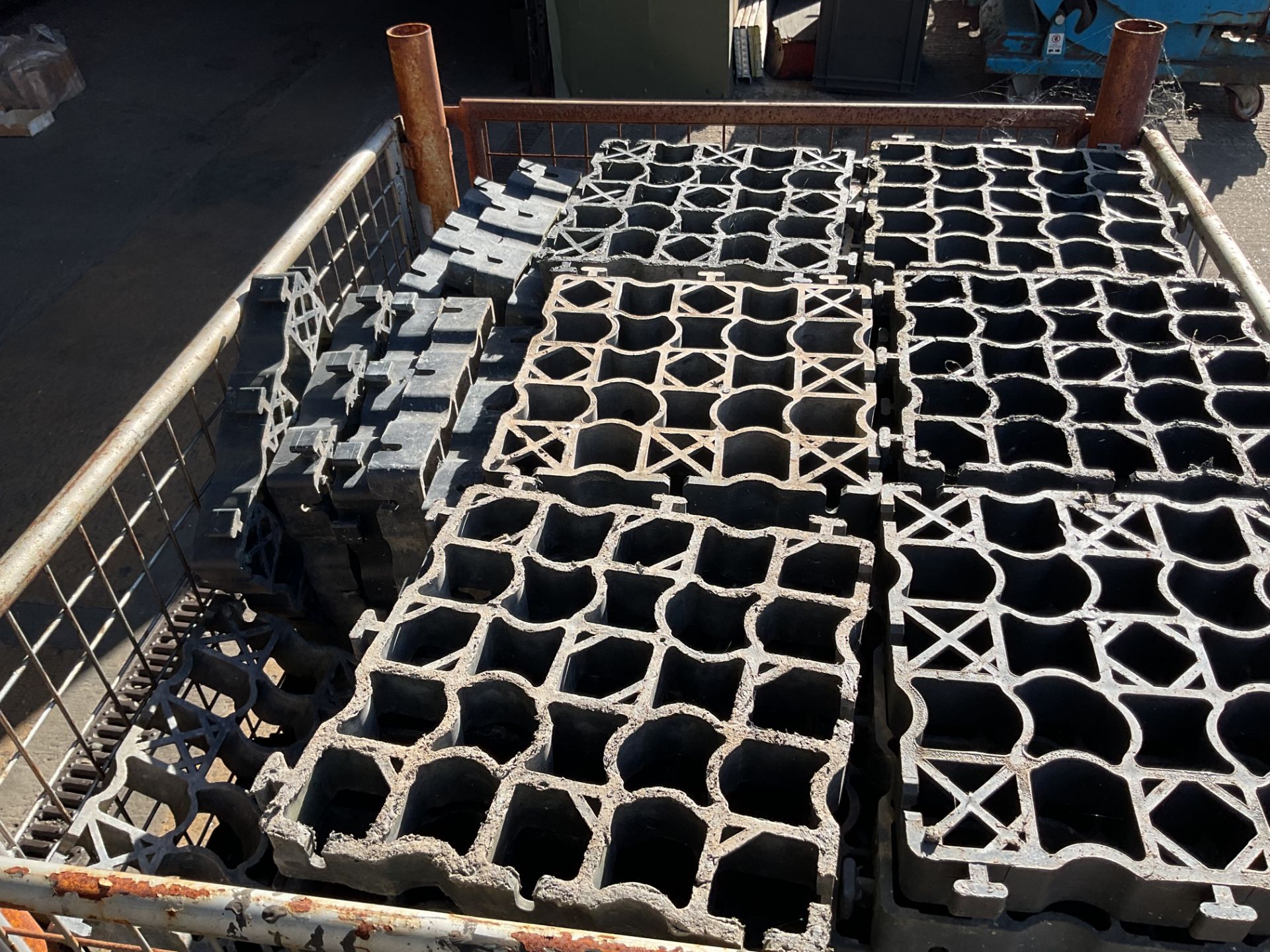 115x EcoGrid E50 Heavy Duty Ground Reinforcement Grid System panels 330mm x 330mm x 50mm from MOD - Image 3 of 4
