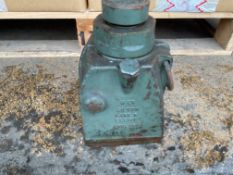 1x Lake & Elliot 20T Hydraulic Jack, from MOD