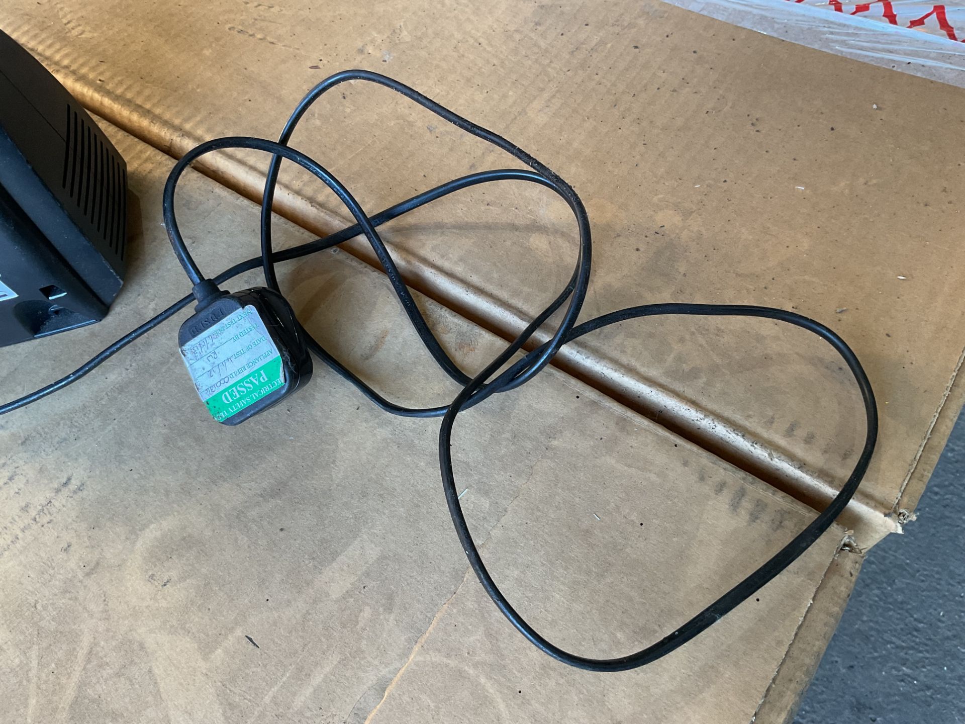 Challenge Model 12V Mains MCH8A Battery Charger for Leisure / Caravan, from MOD - Image 5 of 5