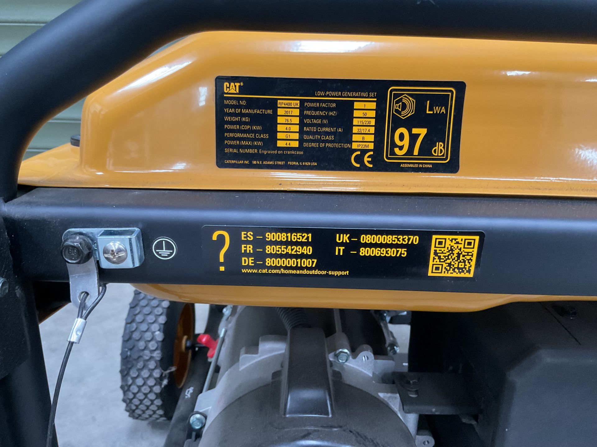 New UNISSUED Caterpillar RP4400 Industrial Generator 4400 Watts 5.5 KVA 230/110 V from Govt Dept. - Image 7 of 9