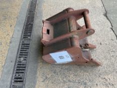 18 Inch Excavator Bucket with Quick Fit Coupling, from MOD