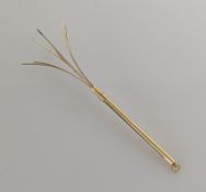 A 9ct yellow gold swizzle stick, hallmarked for Stephen J Rose, London, 1951, 9g, 7 cm