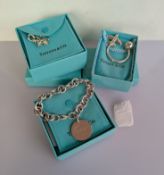 A Tiffany & Co. New York 925 silver link bracelet with disc pendant, 16.5 cm, with lobster clasp