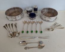 An Edwardian silver three-piece cruet with pierced decoration and blue glass liners, hallmarked 