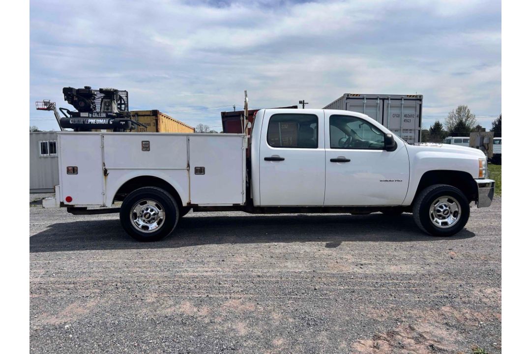2014 Chevy 2500 HD Service Body - Image 4 of 19