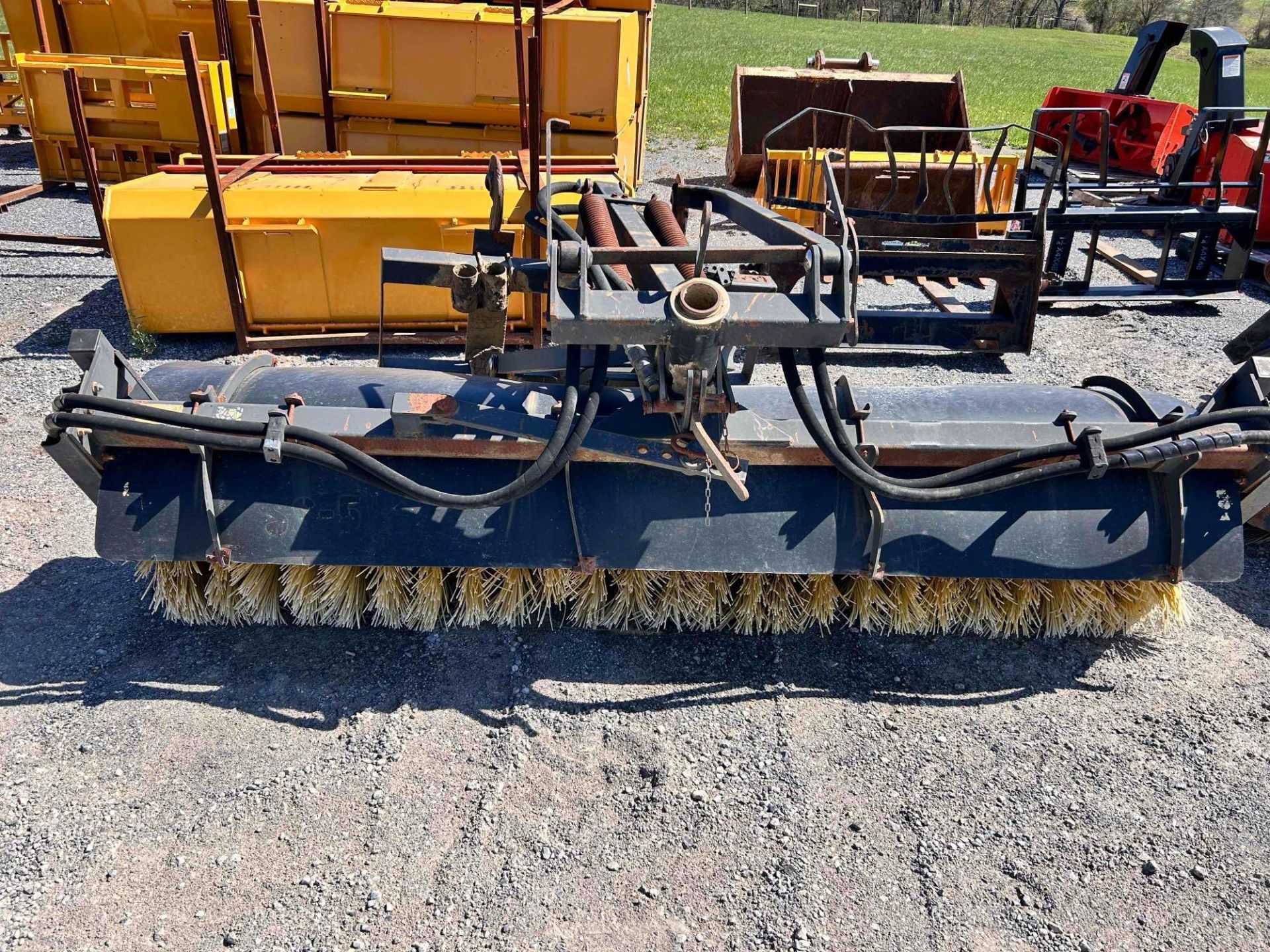 CAT BA25 Hydraulic Angle Broom - Image 2 of 5