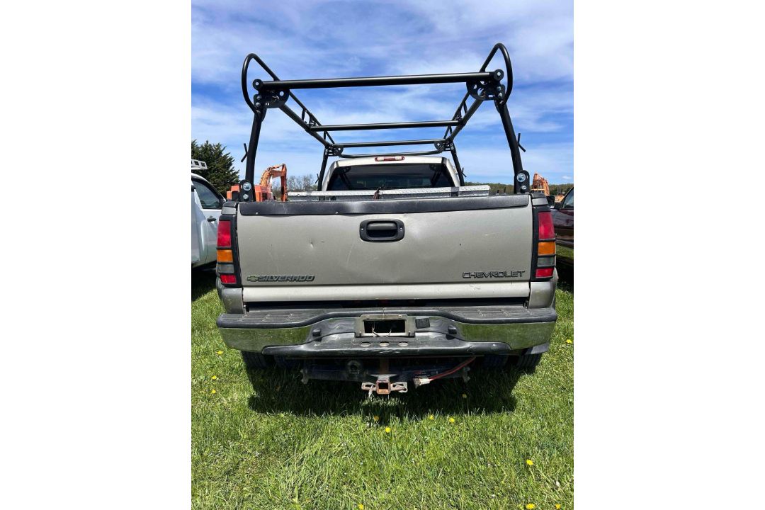 2002 Chevy 3500 Pickup - Image 5 of 18