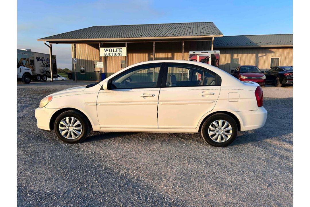 2008 Hyundai Accent - Image 8 of 18