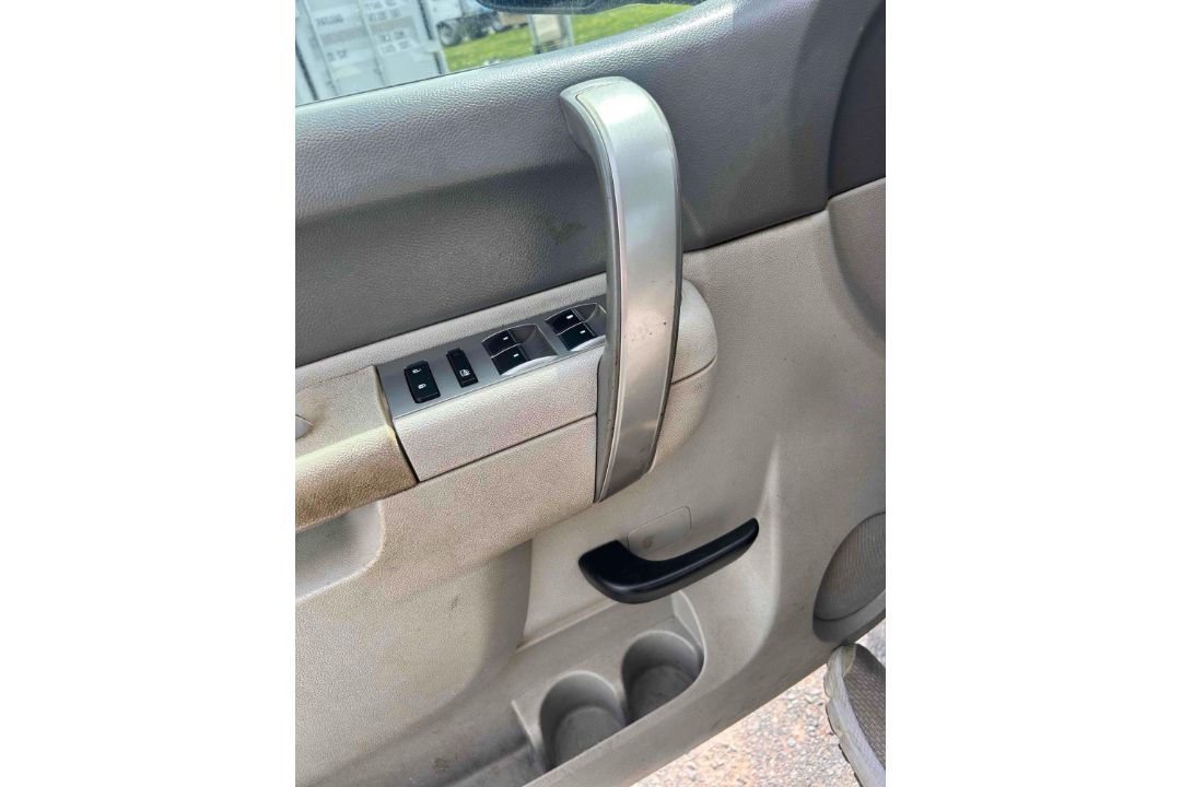 2014 Chevy 2500 HD Service Body - Image 18 of 19