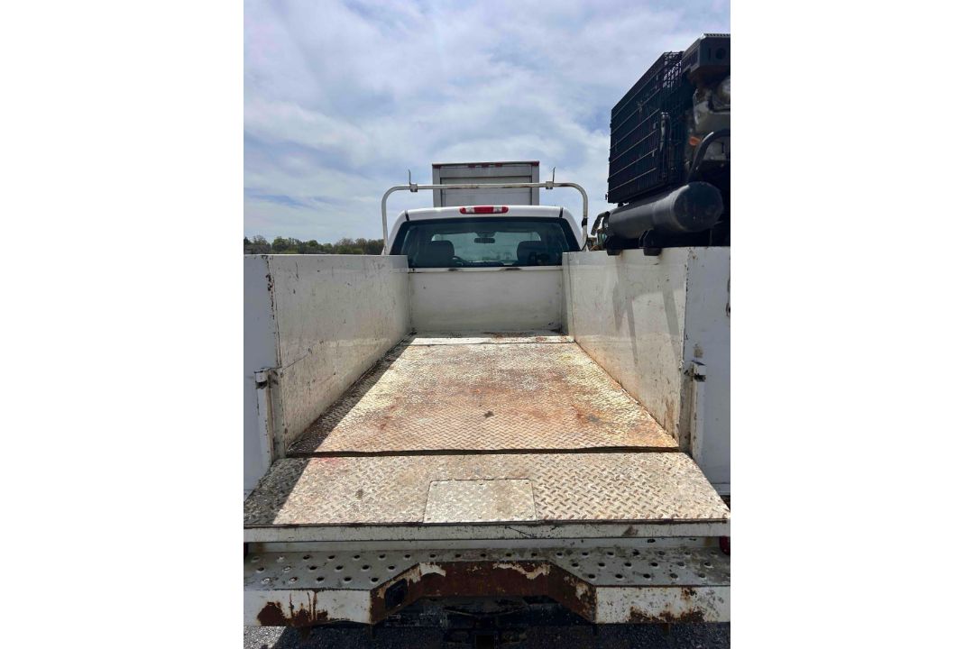 2014 Chevy 2500 HD Service Body - Image 9 of 19