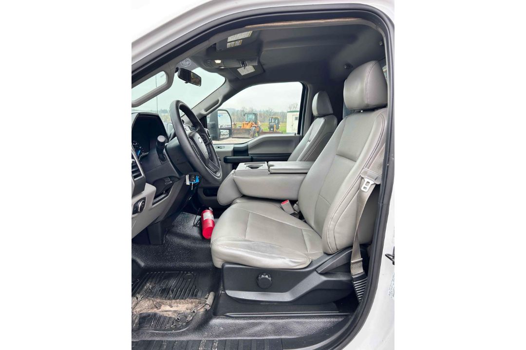 2017 Ford F550XL Stake Body - Image 13 of 21