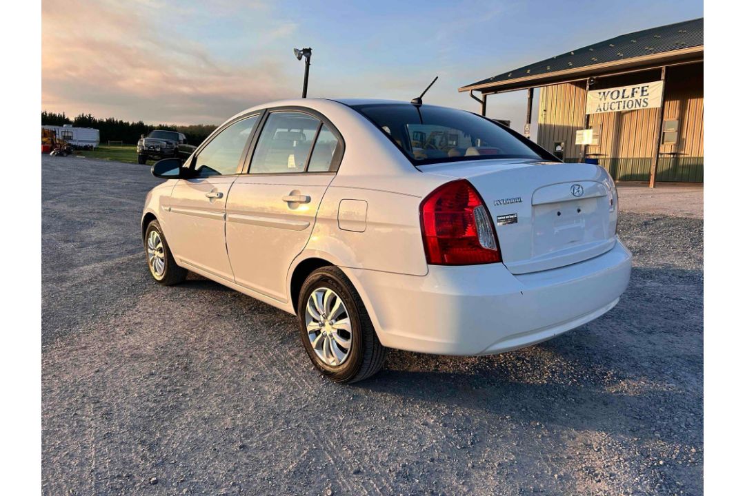 2008 Hyundai Accent - Image 7 of 18