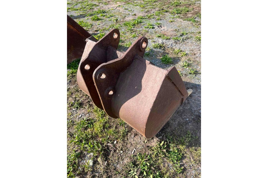 32" Excavator Bucket - Image 2 of 2
