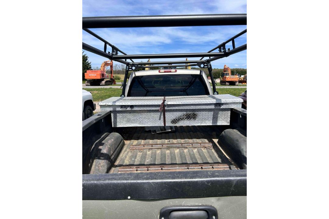2002 Chevy 3500 Pickup - Image 7 of 18