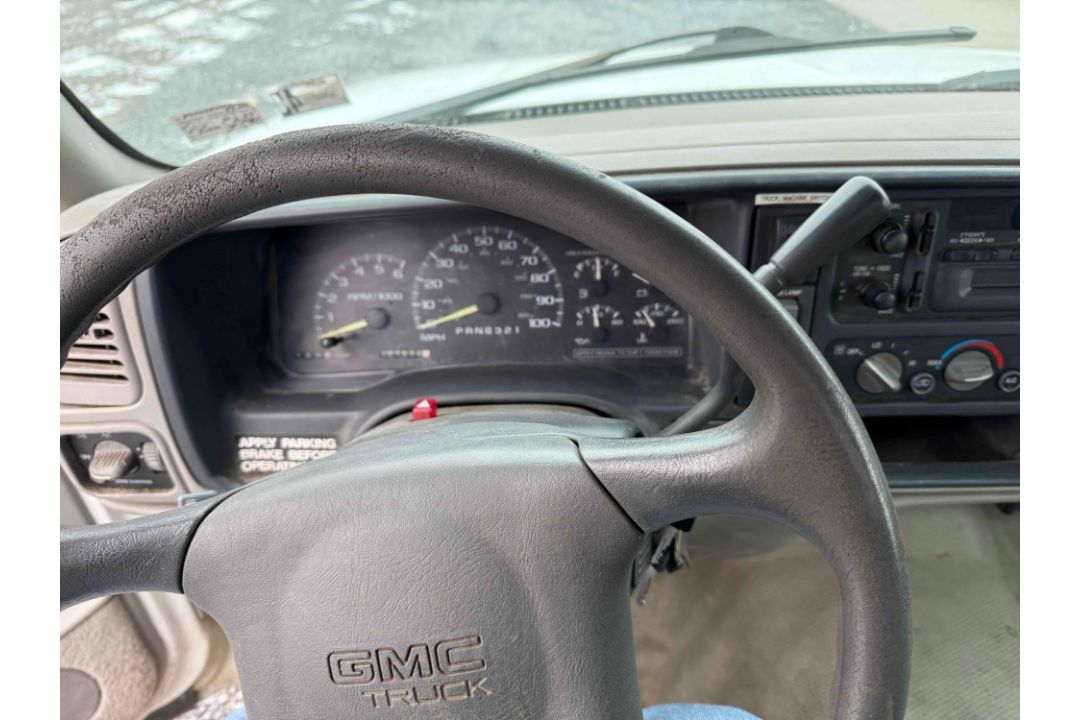 2000 GMC 3500 Bucket Truck - Image 16 of 26
