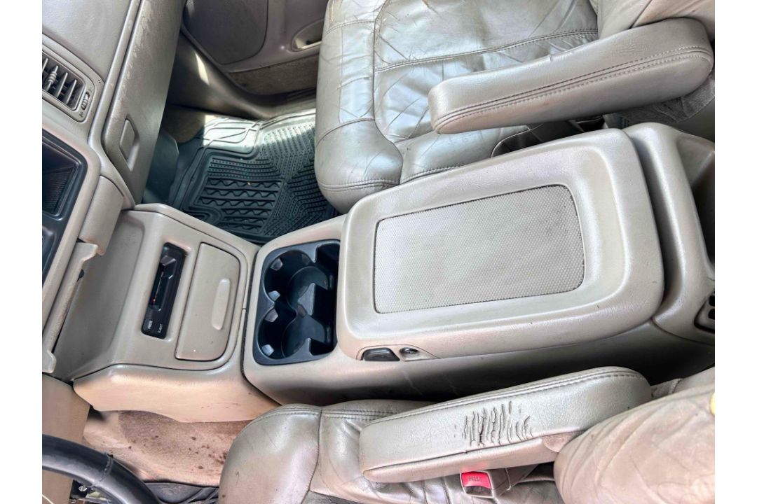 2002 Chevy 3500 Pickup - Image 15 of 18