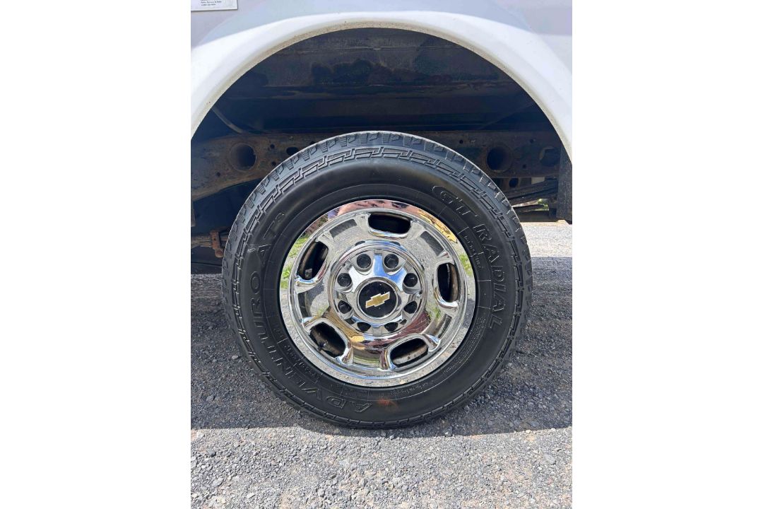 2014 Chevy 2500 HD Service Body - Image 11 of 19