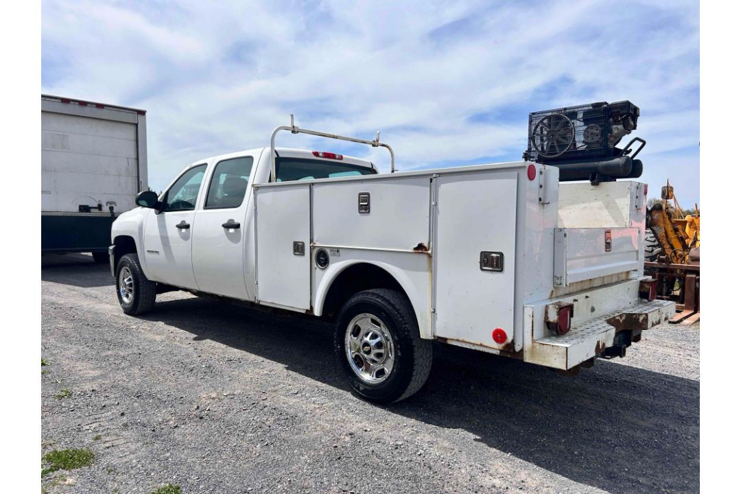 2014 Chevy 2500 HD Service Body - Image 7 of 19