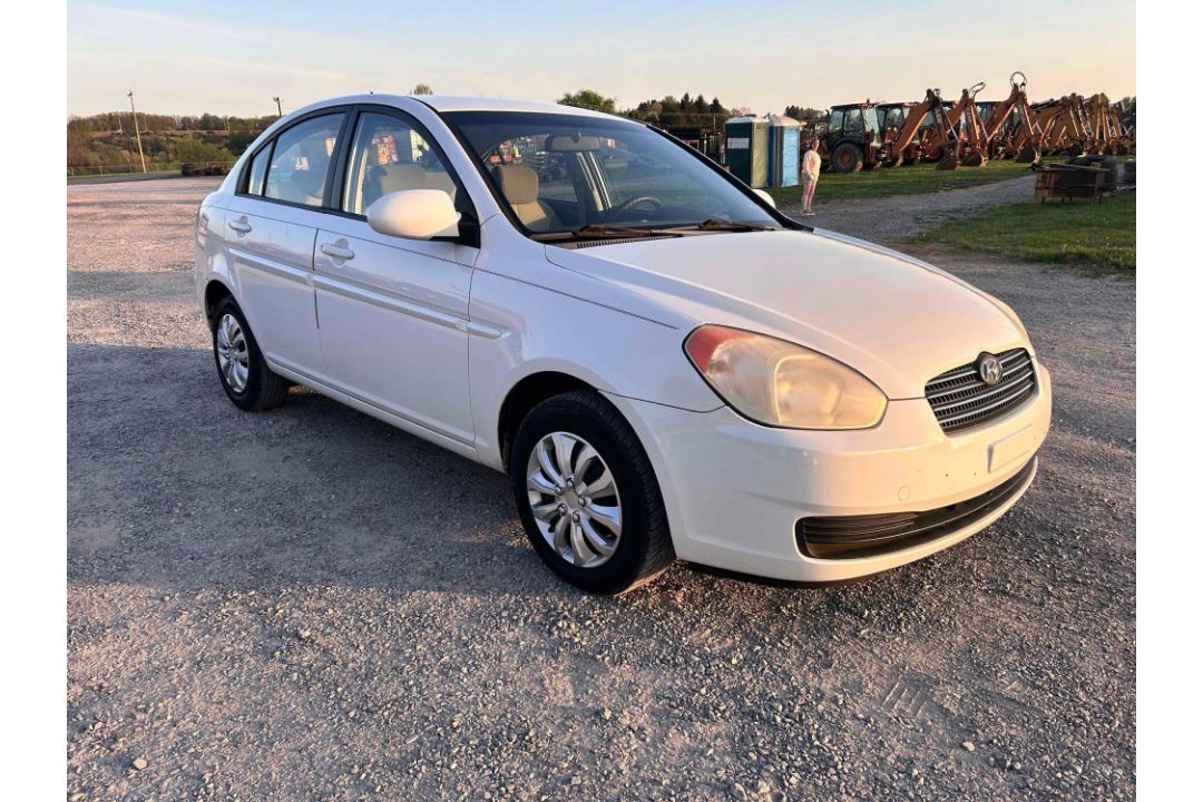 2008 Hyundai Accent - Image 3 of 18