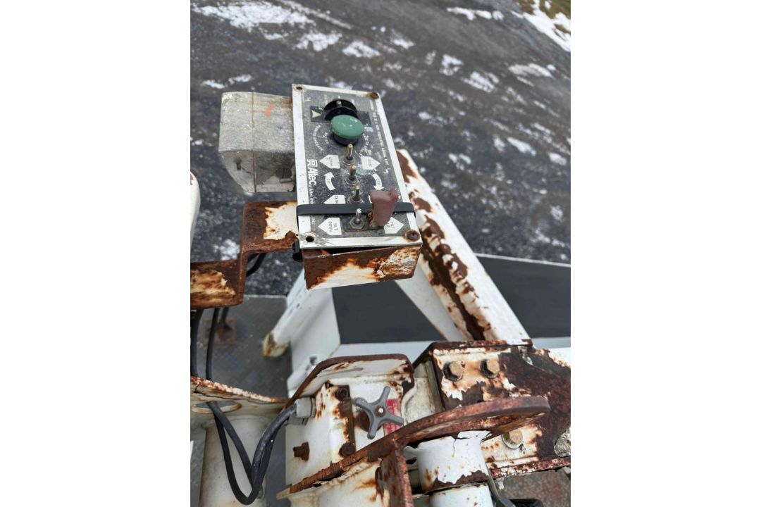 2000 GMC 3500 Bucket Truck - Image 18 of 26