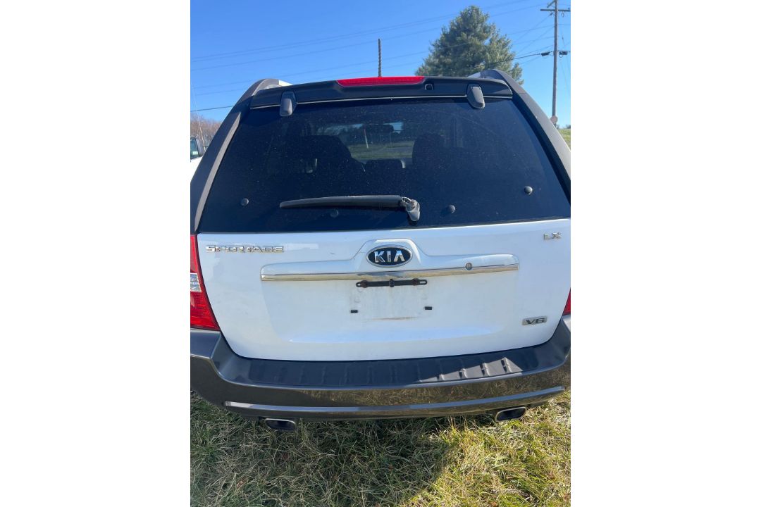 2007 kia 4 door Sedan - Image 3 of 7