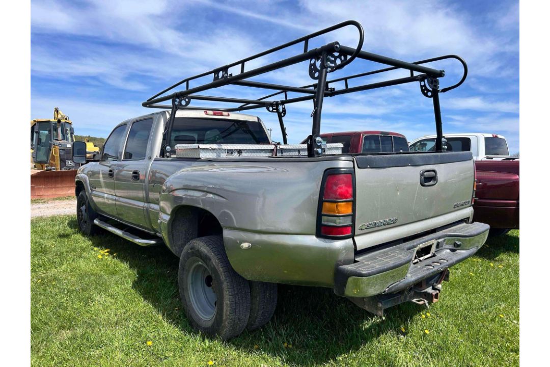 2002 Chevy 3500 Pickup - Image 6 of 18