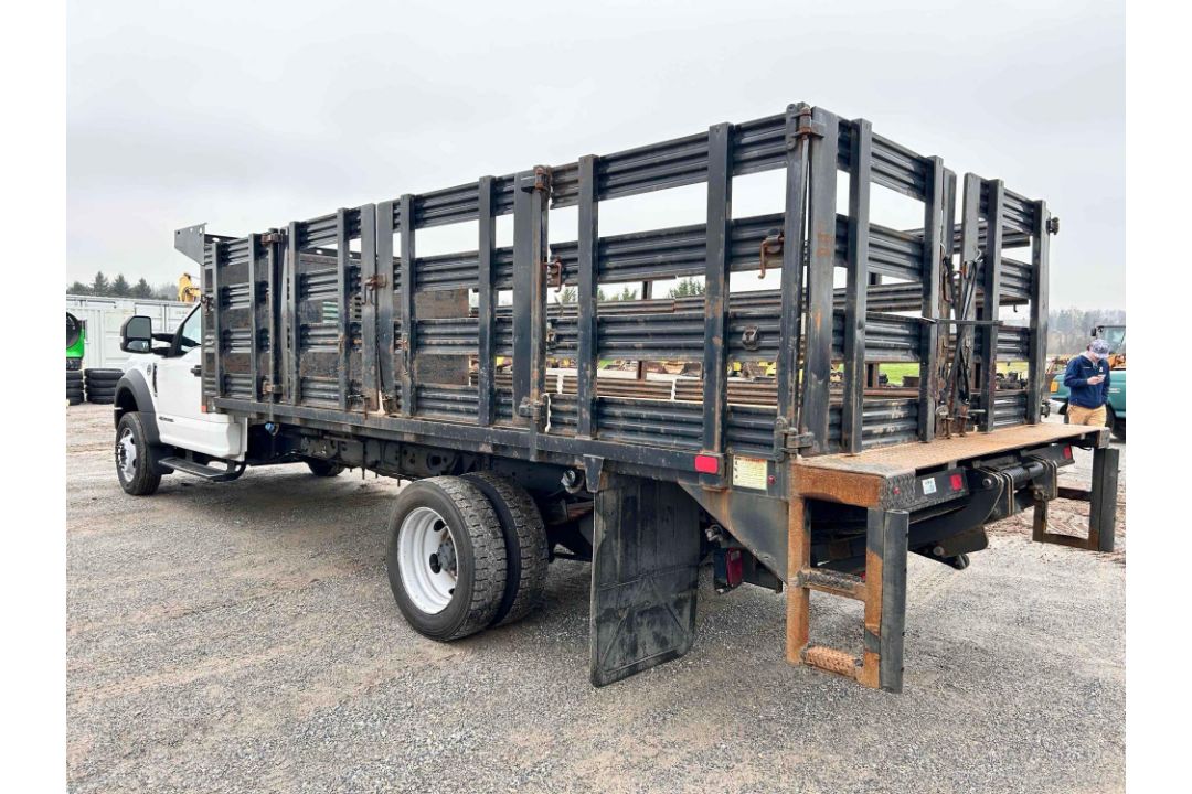 2017 Ford F550XL Stake Body - Image 7 of 21