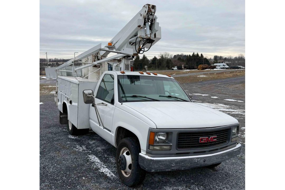 2000 GMC 3500 Bucket Truck - Image 4 of 26