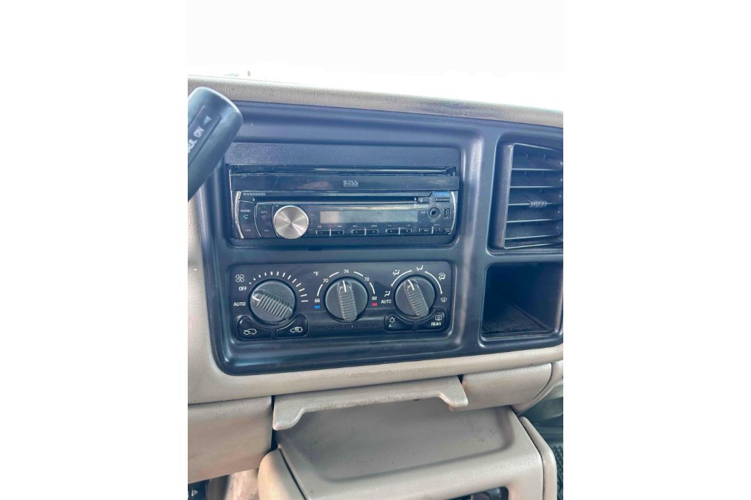2002 Chevy 3500 Pickup - Image 16 of 18