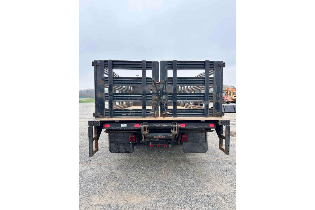2017 Ford F550XL Stake Body - Image 6 of 21