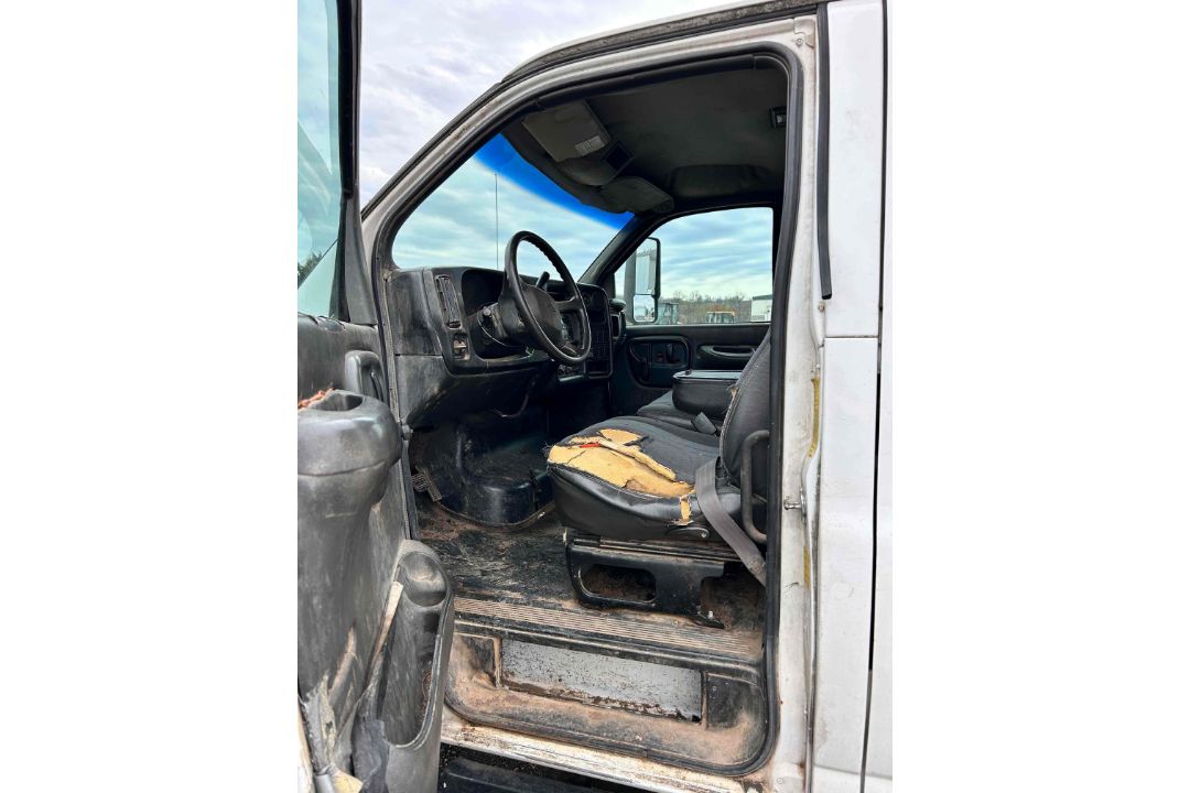 2006 Chevrolet C4500 Landscape Dump - Image 19 of 26
