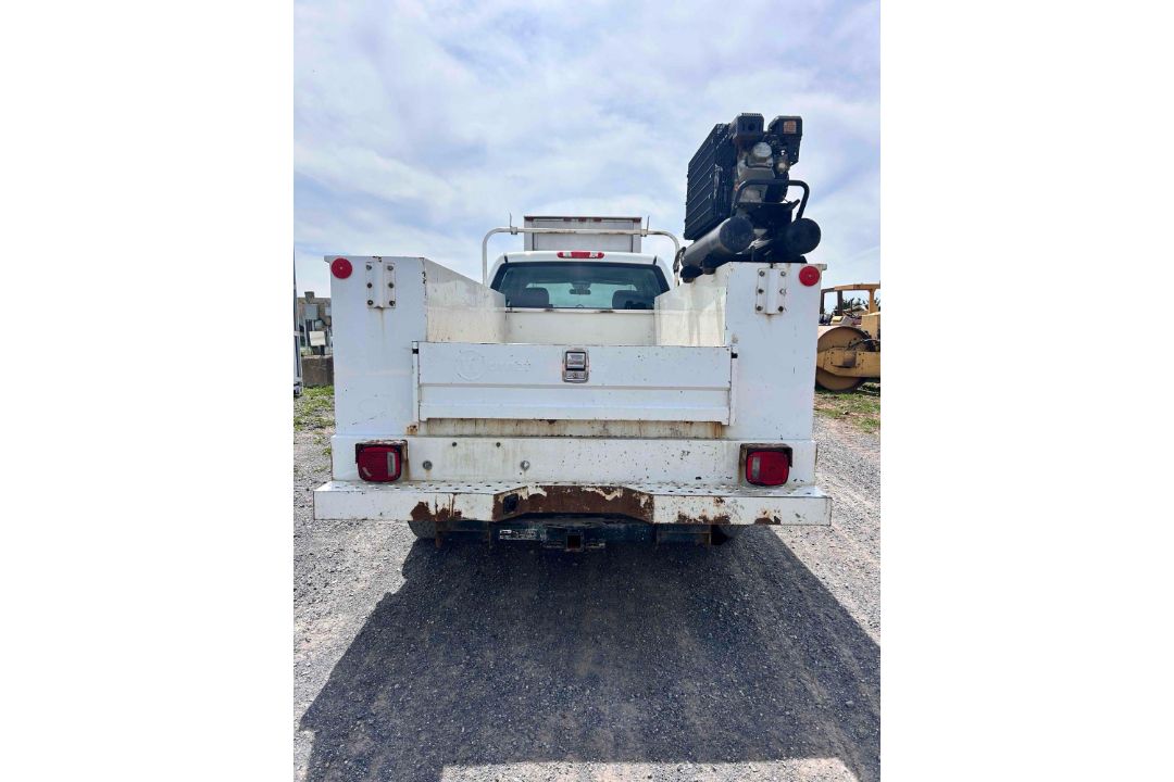 2014 Chevy 2500 HD Service Body - Image 6 of 19