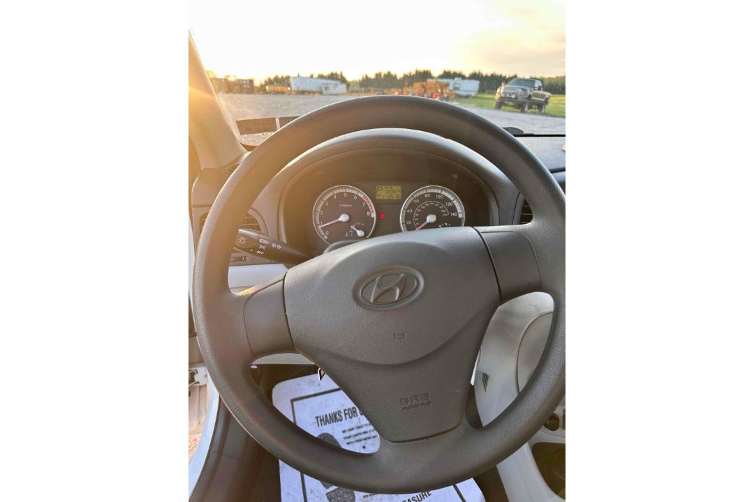 2008 Hyundai Accent - Image 16 of 18