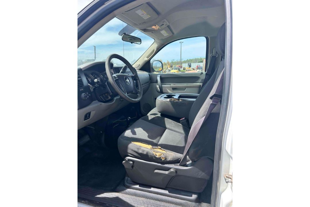 2014 Chevy 2500 HD Service Body - Image 14 of 19