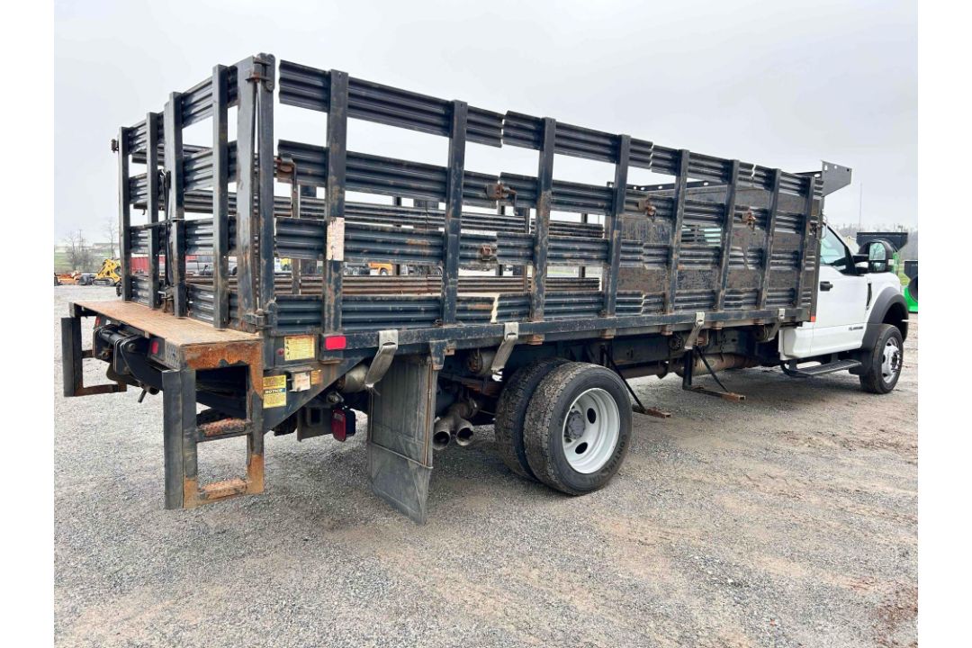 2017 Ford F550XL Stake Body - Image 5 of 21