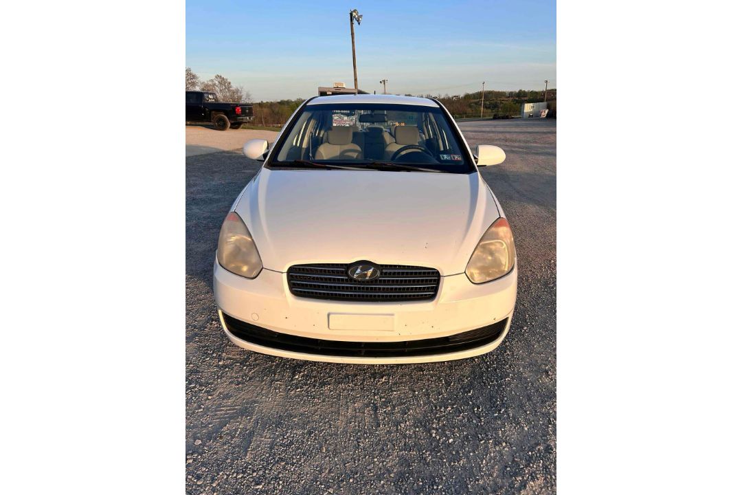 2008 Hyundai Accent - Image 2 of 18