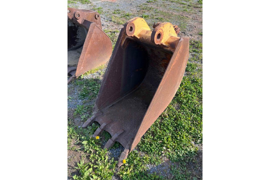 23" Excavator Bucket - Image 1 of 2