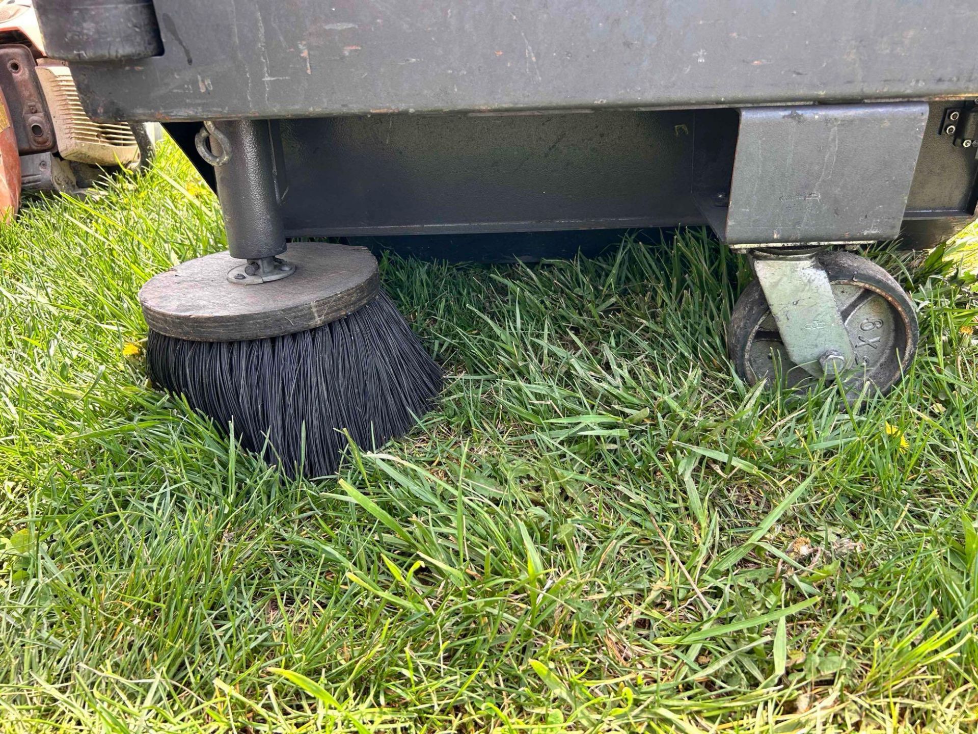 Kleen Sweep 35 Floor Sweeper - Image 4 of 6