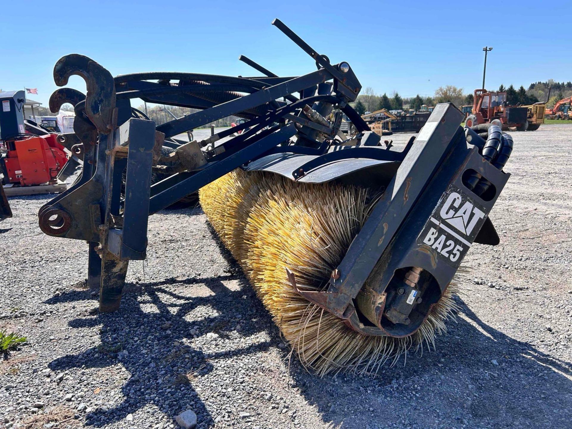 CAT BA25 Hydraulic Angle Broom