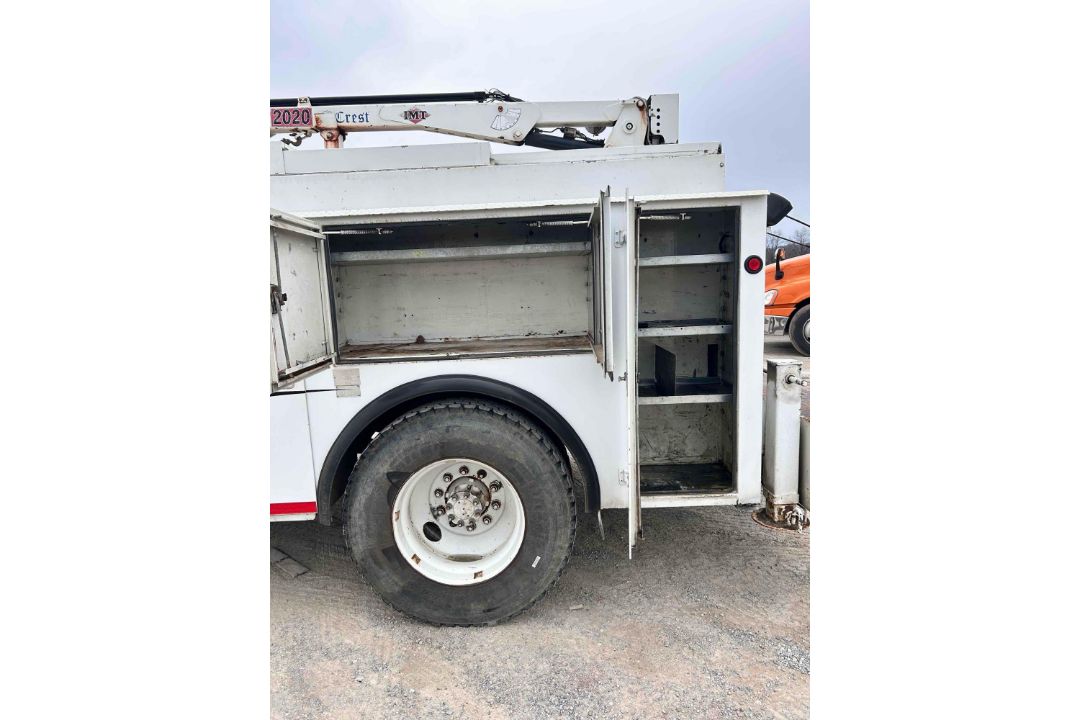 2005 International 4300 Service Truck - Image 20 of 33