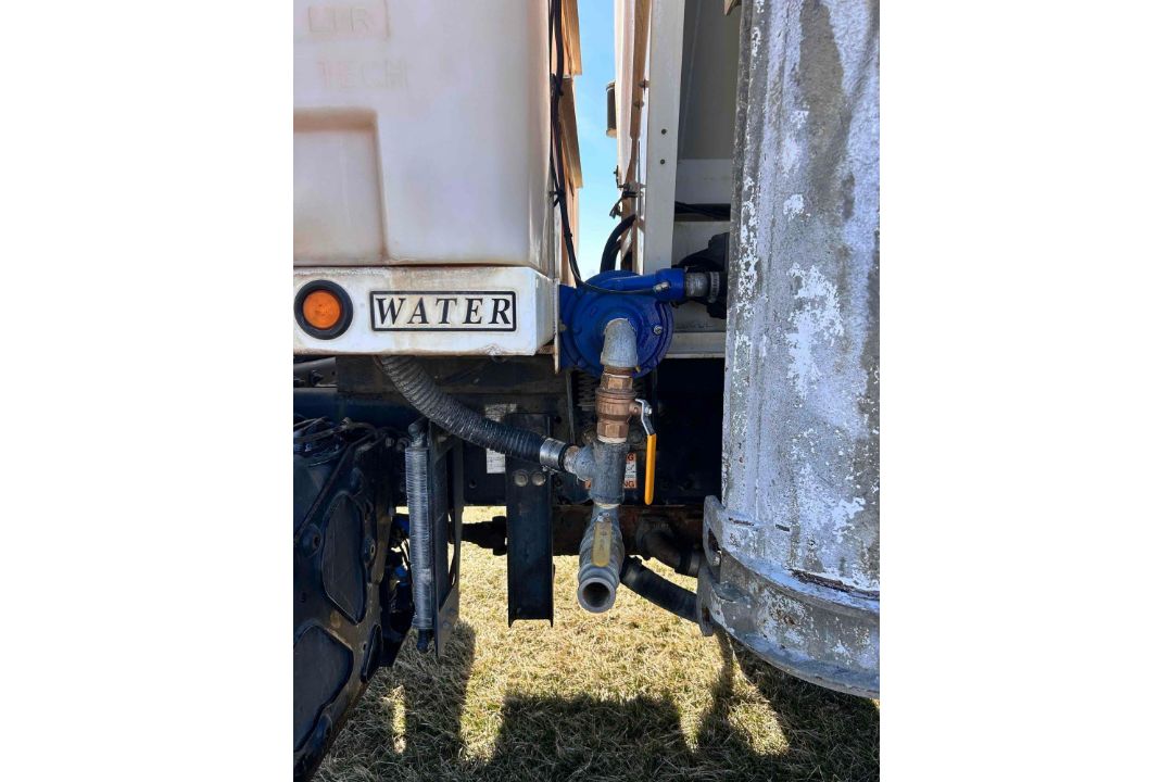 2018 FreightLiner 108SD All in one Cement Truck - Image 26 of 50