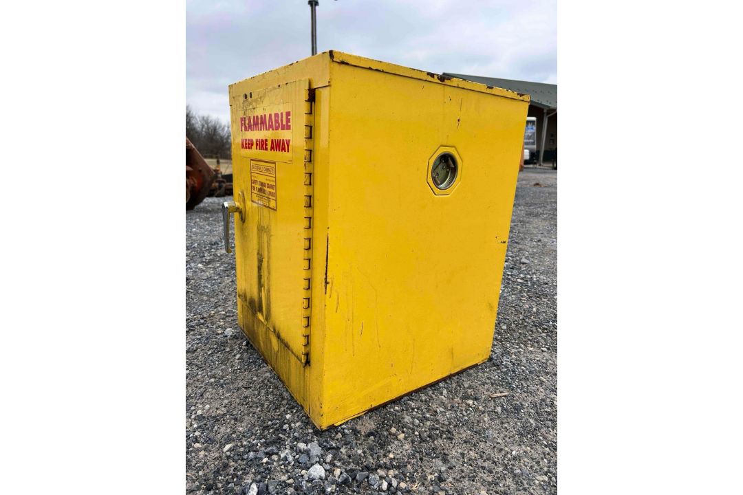 JUSTRITE Flammable Liquid Storage Cabinet - Image 2 of 5