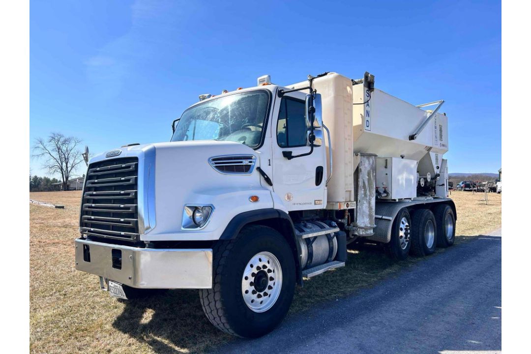 2018 FreightLiner 108SD All in one Cement Truck - Image 1 of 50