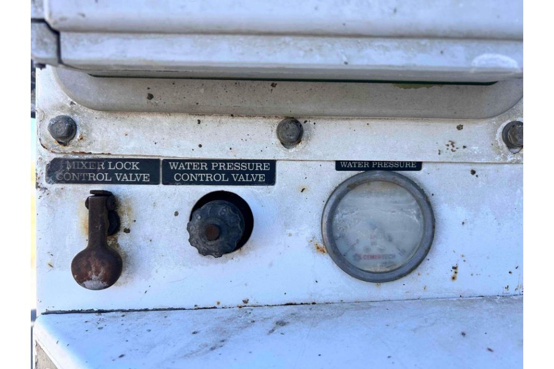 2018 FreightLiner 108SD All in one Cement Truck - Image 15 of 50