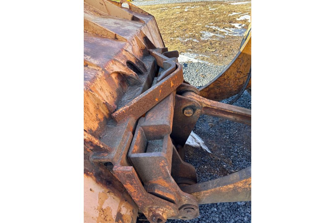 Case 821B - Image 20 of 33