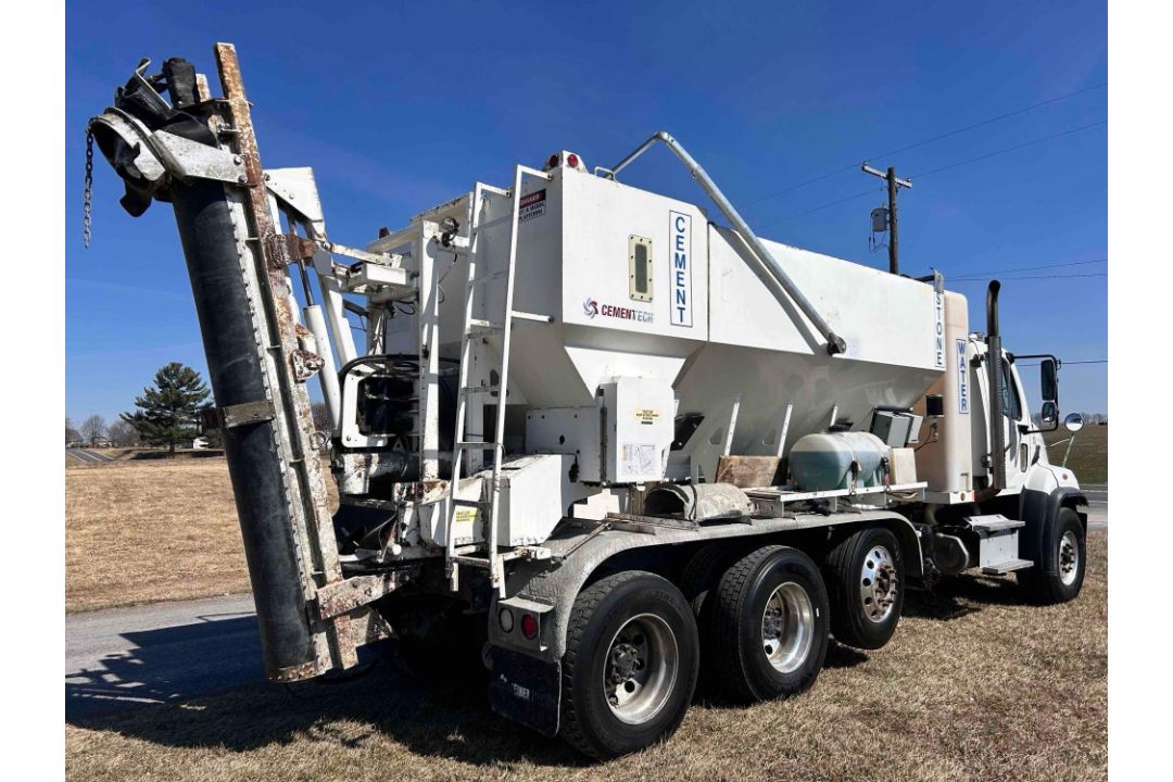 2018 FreightLiner 108SD All in one Cement Truck - Image 5 of 50