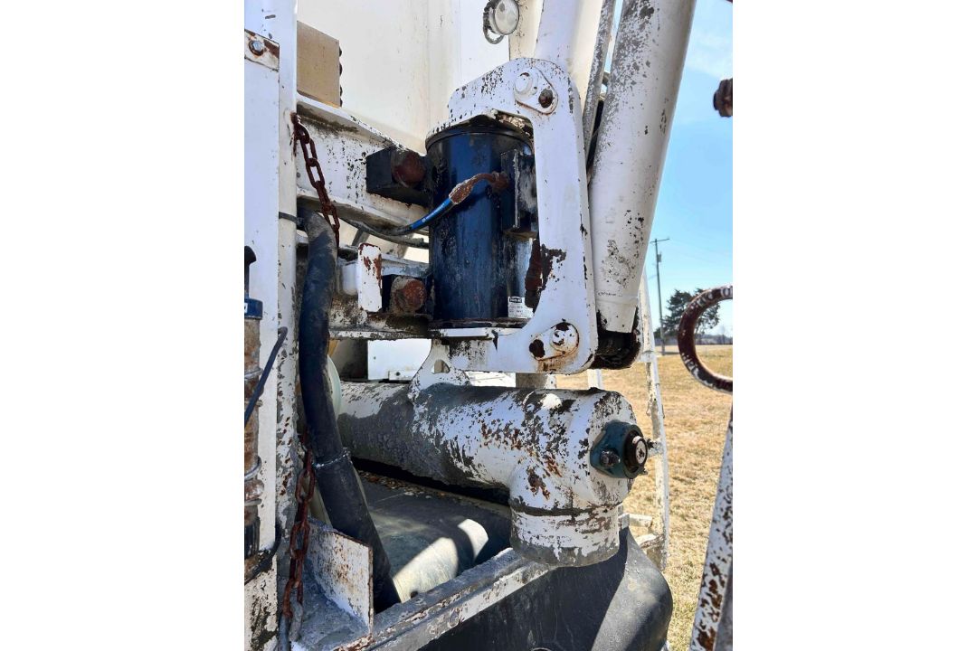 2018 FreightLiner 108SD All in one Cement Truck - Image 21 of 50
